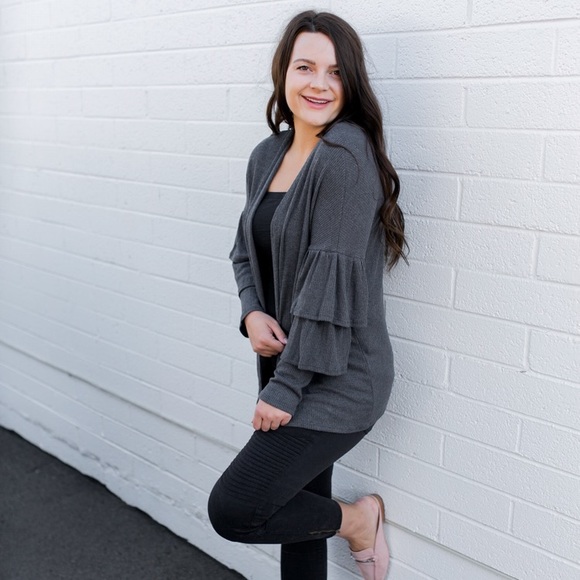 Grey cardigan with ruffle detailing on sleeves - Picture 5 of 7